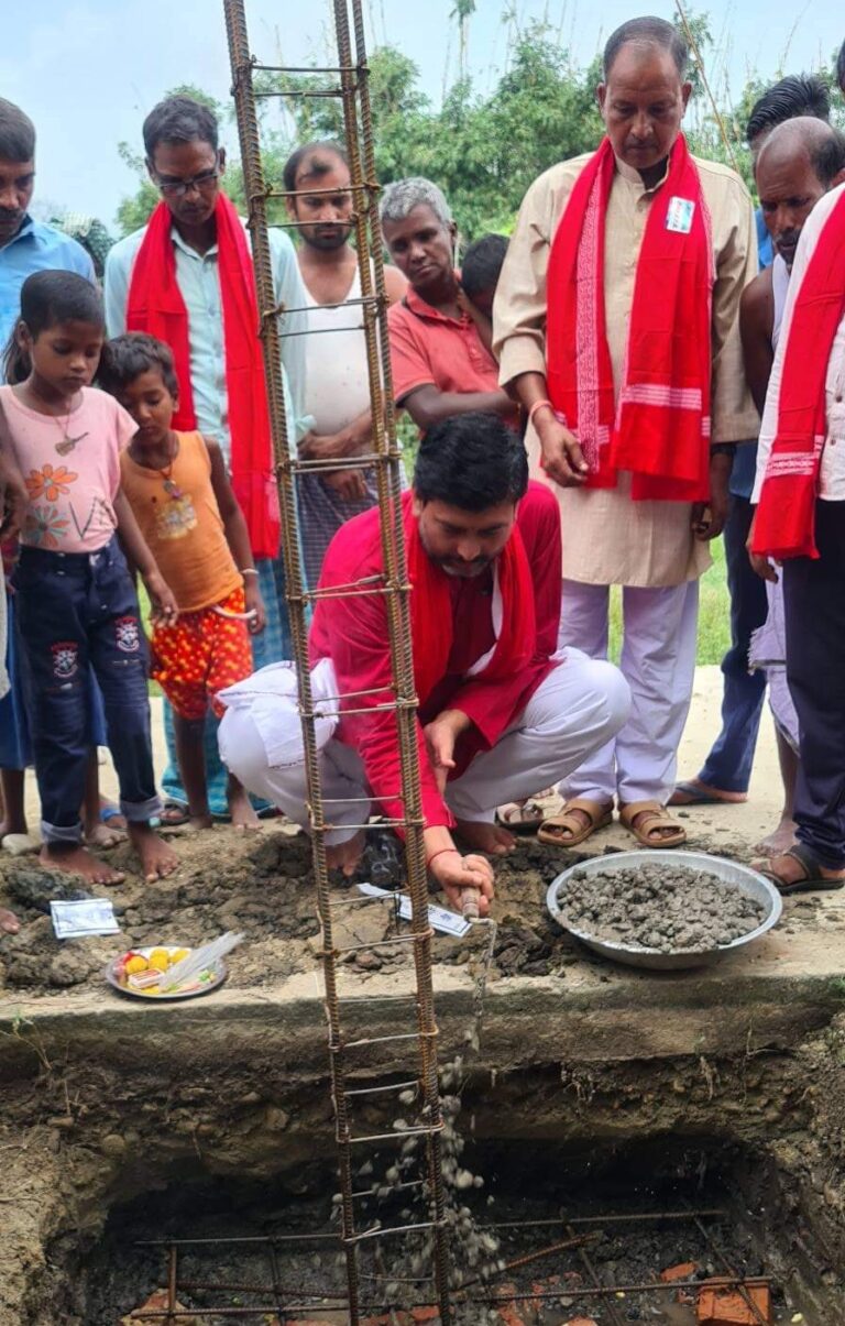 रौतहटको ईशनाथ नगरपालिकामा सामुदायिक दलित भवन शिलान्यास