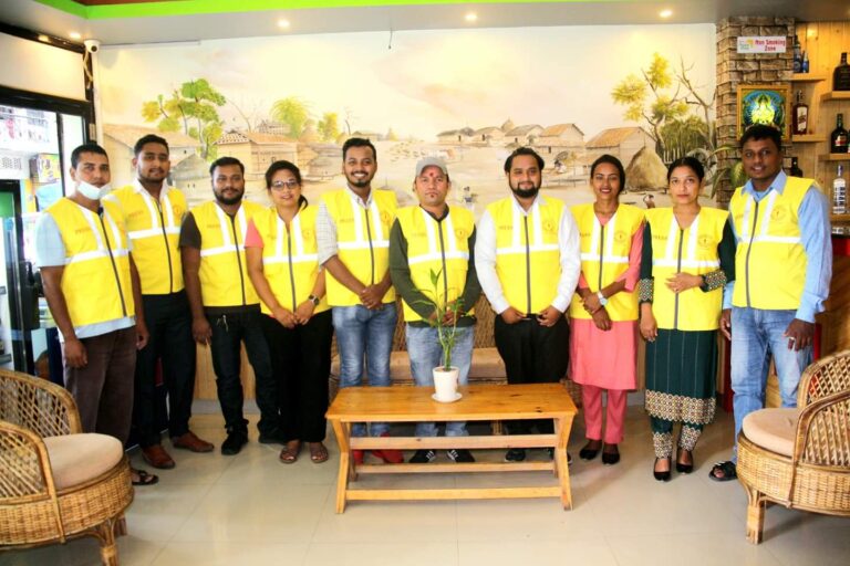 राष्ट्रिय दलित पत्रकार संघ नेपाल चितवनशाखाले प्रेस ज्याकेट वितरण