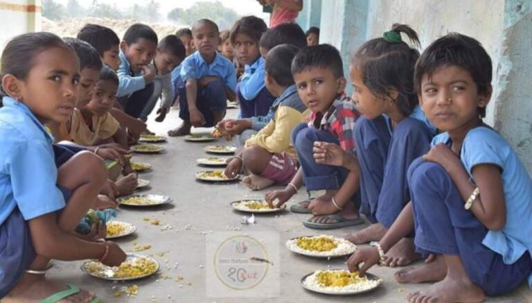 रौतहटको बिभिन्न नगरपालिकाले बिधालय सन्चलान नभएको समयकमा पनि दिवा खाजाको रकम निकासा