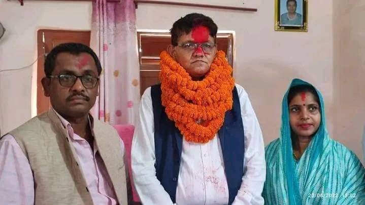 रौतहटको बृन्दावनको नयाँ कार्यालय प्रमुख भुजेललाइ मेयर कुर्मीले गरे स्वागत