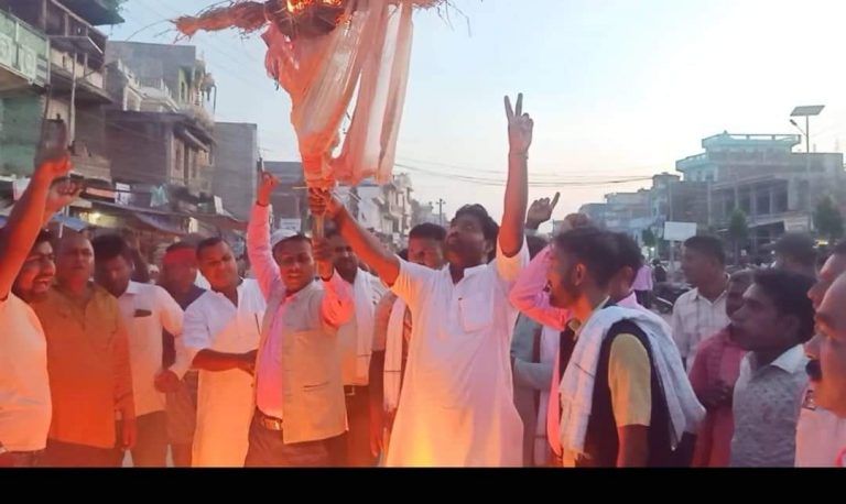 नागरिकता विधेयक प्रमाणीकरण नगरेको भन्दै रौतहटमा राष्ट्रपति विद्यादेवी भण्डारीको पुत्ला दहन