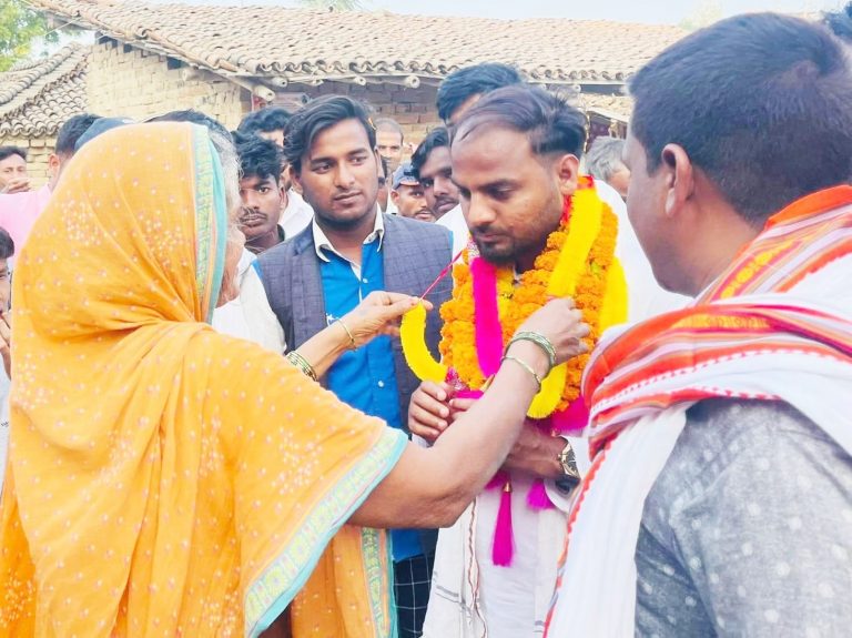 रौतहट २ एमाले प्रदेश सांसद उम्मेदवार जैद राजा घरदैलोमा पुग्दा जोरदार रुपमा स्वागत
