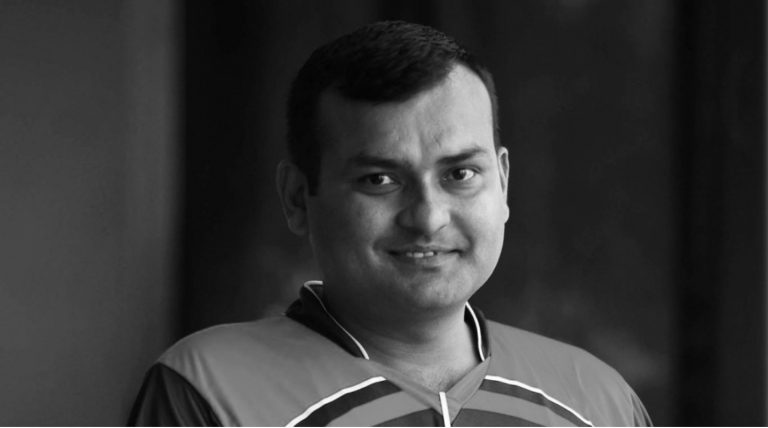 पत्रकार तथा लेखक सरोजराज अधिकारी मृत अवस्थामा फेला