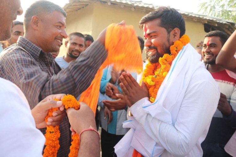 रौतहट क्षेत्र नं-४(ख)का प्रदेश सभा सदस्य उम्मेदवार रवि जैसवाल यतिवेला भोट माग्न व्यस्त