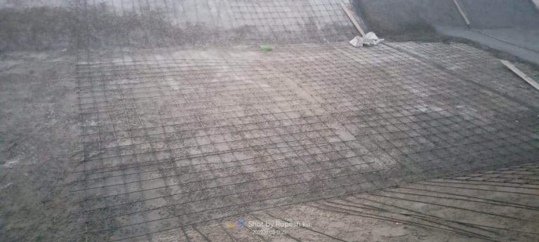 रौतहटको भसेढवामा साईफन क्षेत्रमा गुणस्तरहीन सलाेप लाईनिङ्ग गर्न थालेपछि स्थानीय द्धारा काममा रोक