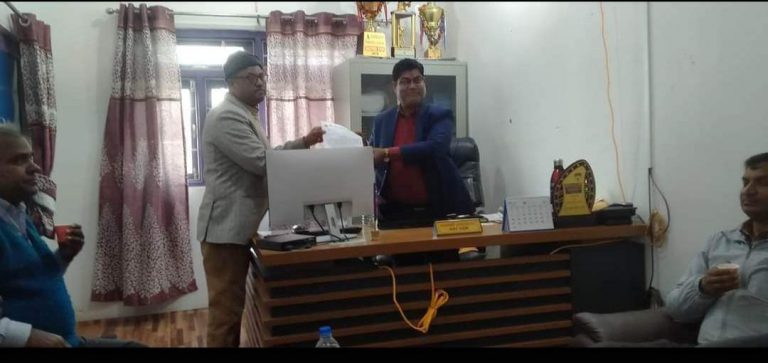 रौतहटको गरुडा न.पाका दुईवटा मावि बिधालयद्वारा अनिश्चितकालका लागि पठनपाठन बन्द गर्ने निर्णय