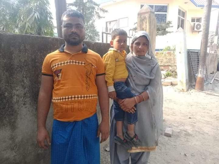 राैतहटकाे गाैरबाट फेला परेकाे बालक अभिभावकलाई जिल्ला प्रहरीले बुझायाे