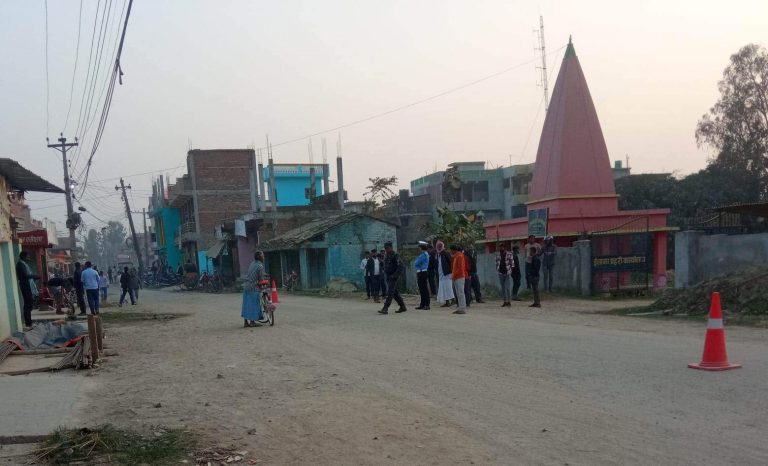 रौतहटको कटहरियामा ट्राफिक नियमको उल्लघंन गर्नेलाई कार्यवाही