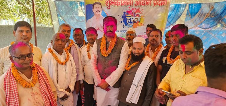 ईशनाथ नगरपालिका पुर्व मेयर सन्तोष कुमार मेहताको हाेली मिलन कार्यक्रम सम्पन्न