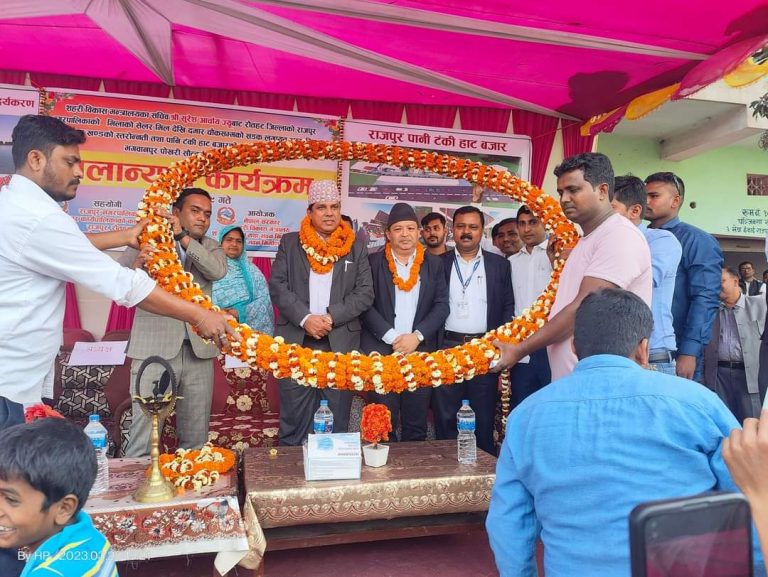 रौतहटको राजपुर नगरपालिकामा एकै दिन पाँच वटा योजनाको शिलान्यास