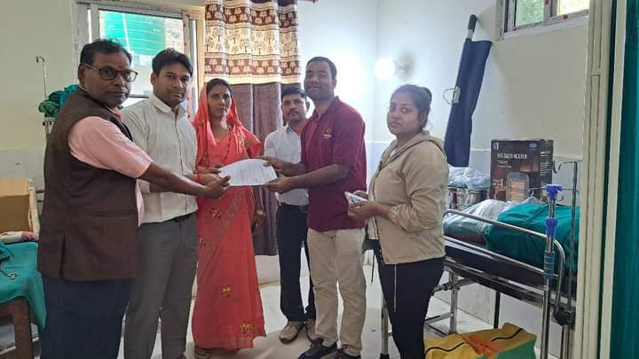 नगर प्रमुख अजय प्रकाश साहद्वारा बर्थिङ सेन्टरमा प्रयाेग हुने स्वास्थ्य सामग्रीहरु हस्तान्तरण